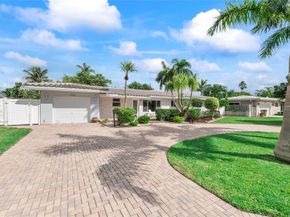 1009 SE 10th Ct, Deerfield Beach FL 33441