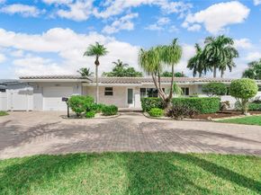 1009 SE 10th Ct, Deerfield Beach FL 33441
