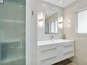 1009 SE 10th Ct, Deerfield Beach FL 33441