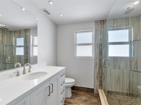 1009 SE 10th Ct, Deerfield Beach FL 33441