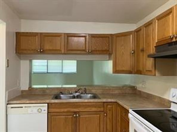 3600 NW 116th Ter, Coral Springs FL 33065