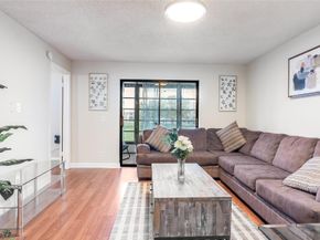 10101 Sunrise Lakes Blvd 204, Sunrise FL 33322