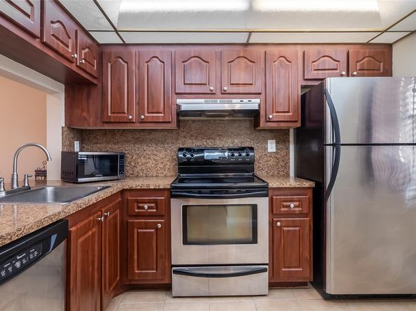 10101 Sunrise Lakes Blvd 204, Sunrise FL 33322