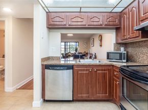 10101 Sunrise Lakes Blvd 204, Sunrise FL 33322