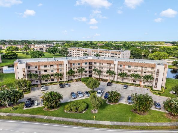 10101 Sunrise Lakes Blvd 204, Sunrise FL 33322