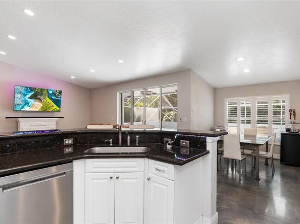 1400 NW 102nd Dr, Coral Springs FL 33071