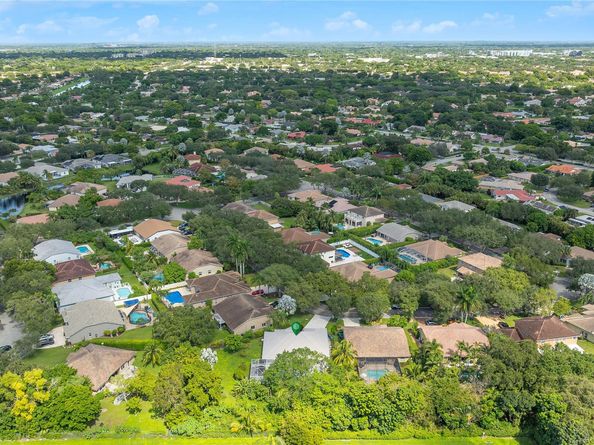 1400 NW 102nd Dr, Coral Springs FL 33071