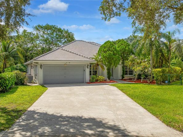 1400 NW 102nd Dr, Coral Springs FL 33071