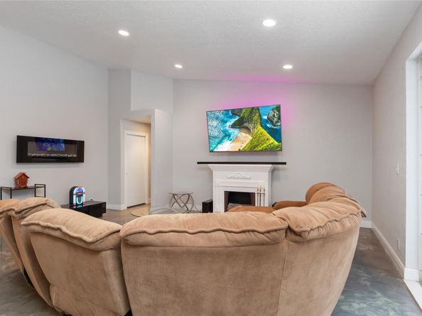1400 NW 102nd Dr, Coral Springs FL 33071