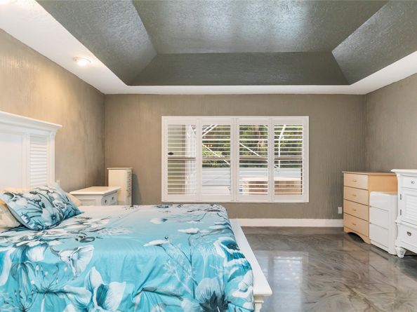 1400 NW 102nd Dr, Coral Springs FL 33071