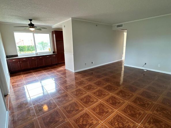 193 Chatham J, West Palm Beach FL 33417