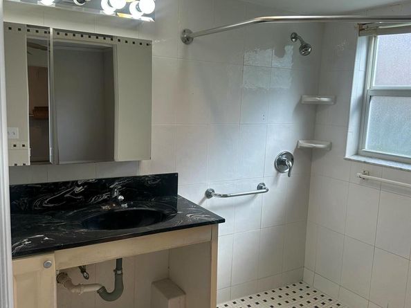 193 Chatham J, West Palm Beach FL 33417