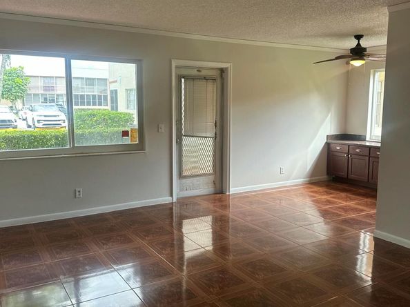 193 Chatham J, West Palm Beach FL 33417