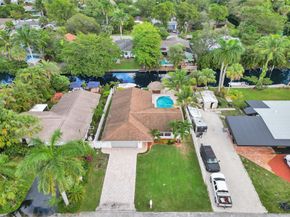 2052 SW 28th Way, Fort Lauderdale FL 33312