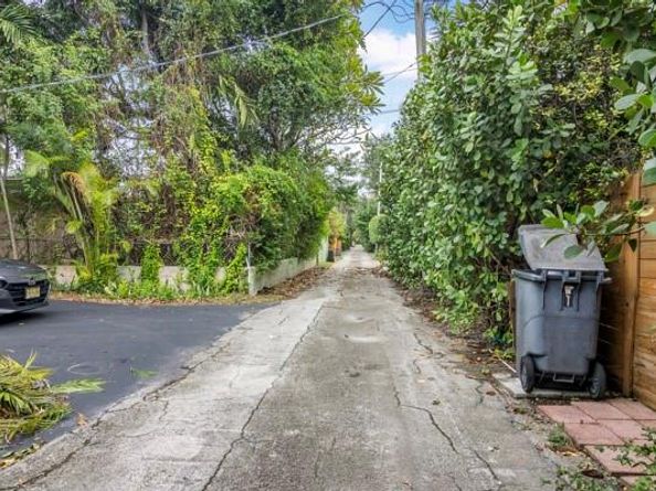 54 NE 103rd St, Miami Shores FL 33138