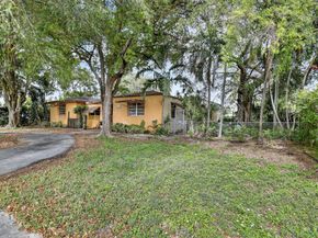 2619 Arthur St, Hollywood FL 33020