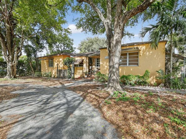 2619 Arthur St, Hollywood FL 33020