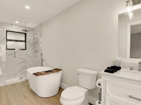 24 Castle Harbor Is, Fort Lauderdale FL 33308