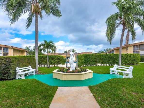 500 Village Green Circle W 205, Palm Springs FL 33461