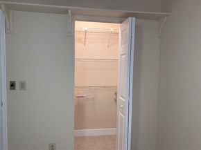 9460 Poinciana Pl 203, Davie FL 33324