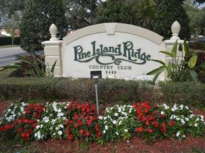 9460 Poinciana Pl 203, Davie FL 33324