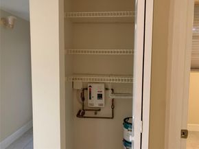 9460 Poinciana Pl 203, Davie FL 33324