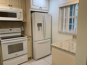 9460 Poinciana Pl 203, Davie FL 33324