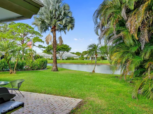 2 Slash Pine Drive, Boynton Beach FL 33436