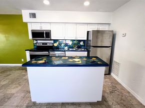 758 NE 13th Ct 1, Fort Lauderdale FL 33304