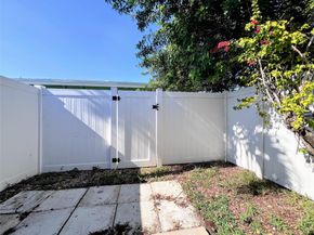 758 NE 13th Ct 1, Fort Lauderdale FL 33304