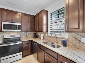 9585 Town Parc Cir N, Parkland FL 33076