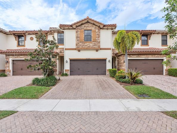 9585 Town Parc Cir N, Parkland FL 33076