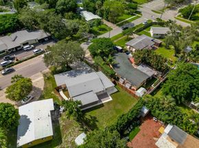 823 SW 27th St, Fort Lauderdale FL 33315