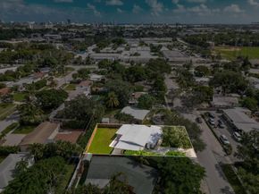 823 SW 27th St, Fort Lauderdale FL 33315