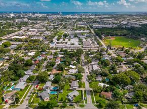 823 SW 27th St, Fort Lauderdale FL 33315