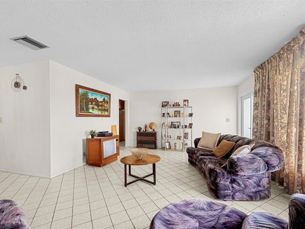8604 NW 57th Ct, Tamarac FL 33321