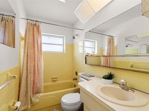 8604 NW 57th Ct, Tamarac FL 33321