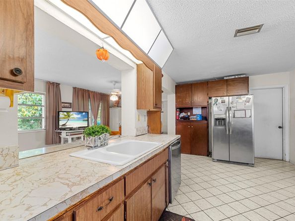 8604 NW 57th Ct, Tamarac FL 33321