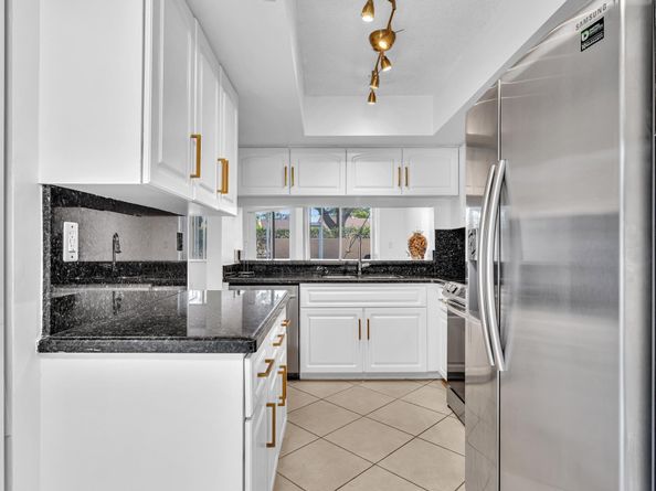 7903 NW 7th Ct, Plantation FL 33324