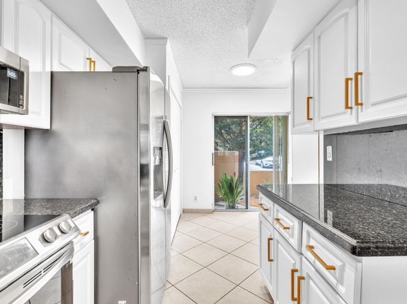 7903 NW 7th Ct, Plantation FL 33324