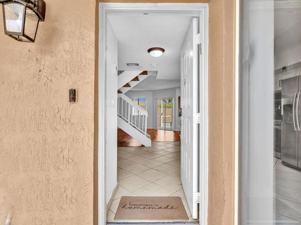 7903 NW 7th Ct, Plantation FL 33324