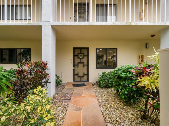 7290 Kinghurst Drive 102, Delray Beach FL 33446