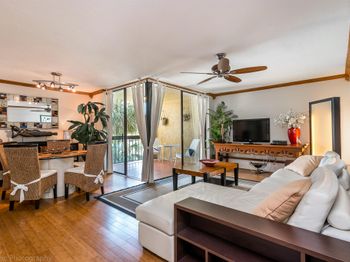 825 Egret Circle