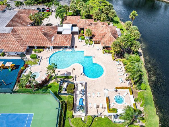 2239 Soundings Court, Greenacres FL 33413