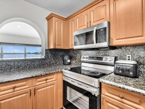3218 W Buena Vista Dr, Margate FL 33063
