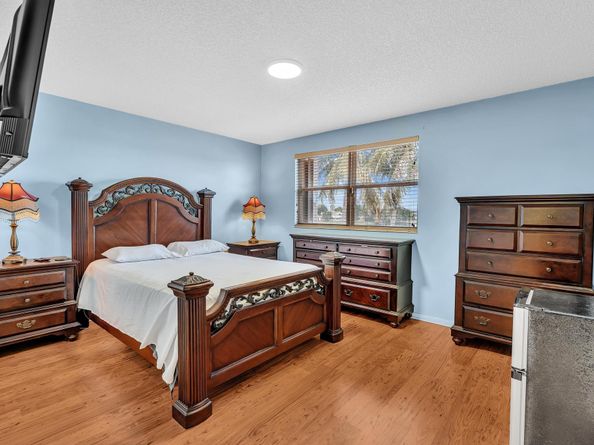 3218 W Buena Vista Dr, Margate FL 33063