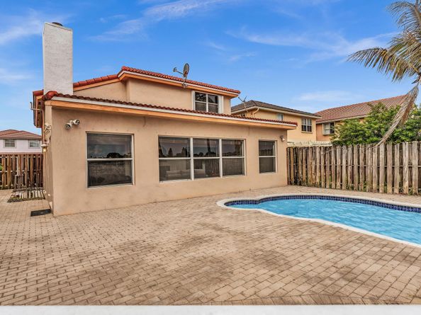 3218 W Buena Vista Dr, Margate FL 33063