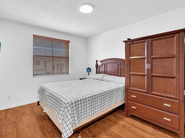 3218 W Buena Vista Dr, Margate FL 33063