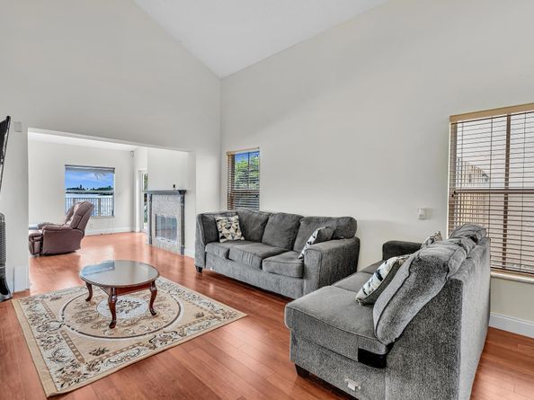 3218 W Buena Vista Dr, Margate FL 33063