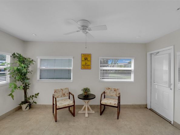 2617 SW Natura Ave, Deerfield Beach FL 33441